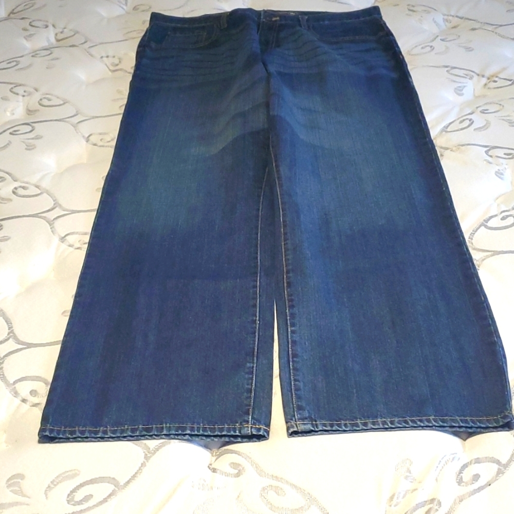 Old Navy loose fit jeans/ like new condition/Size 38x34